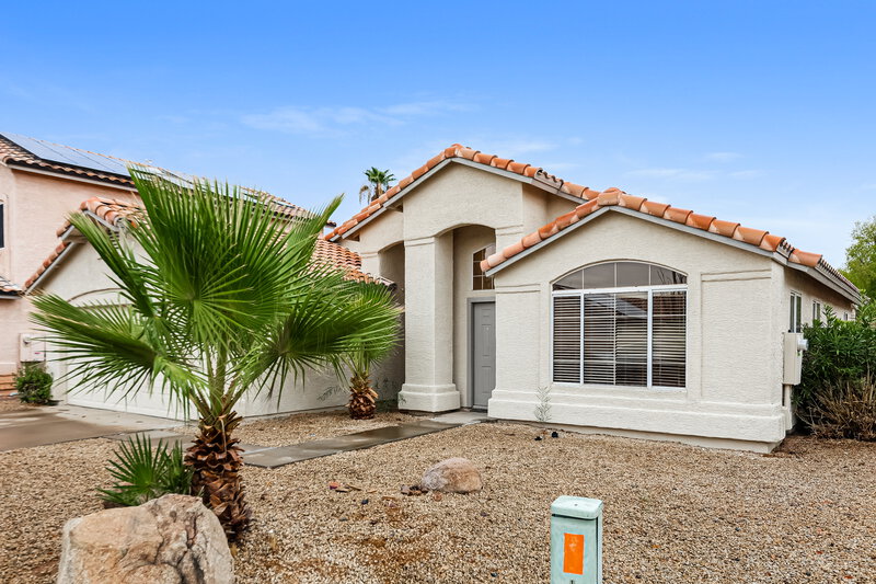 2,245/Mo, 17877 N 85th Ln Peoria, AZ 85382 Front View