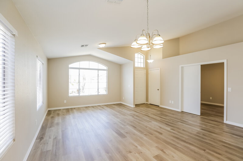 2,405/Mo, 17877 N 85th Ln Peoria, AZ 85382 Living Room View 2