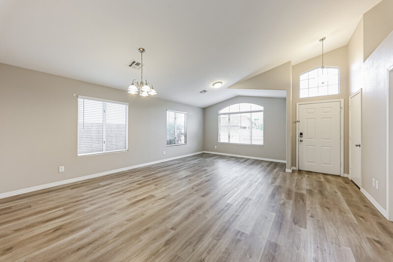 2,245/Mo, 17877 N 85th Ln Peoria, AZ 85382 Living Room View 2