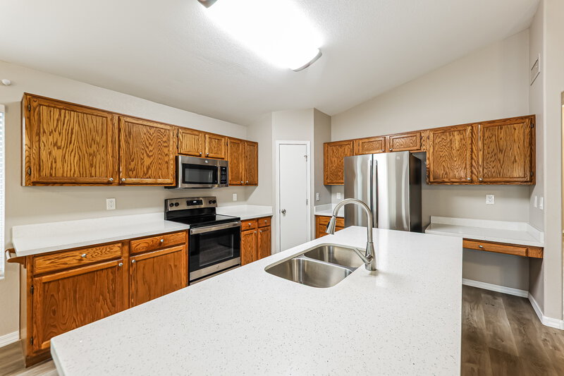 2,245/Mo, 17877 N 85th Ln Peoria, AZ 85382 Kitchen View