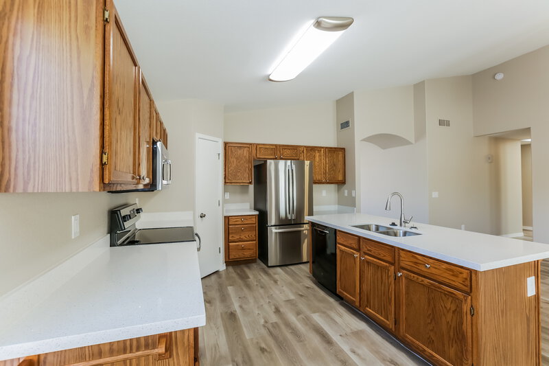 2,405/Mo, 17877 N 85th Ln Peoria, AZ 85382 Kitchen View