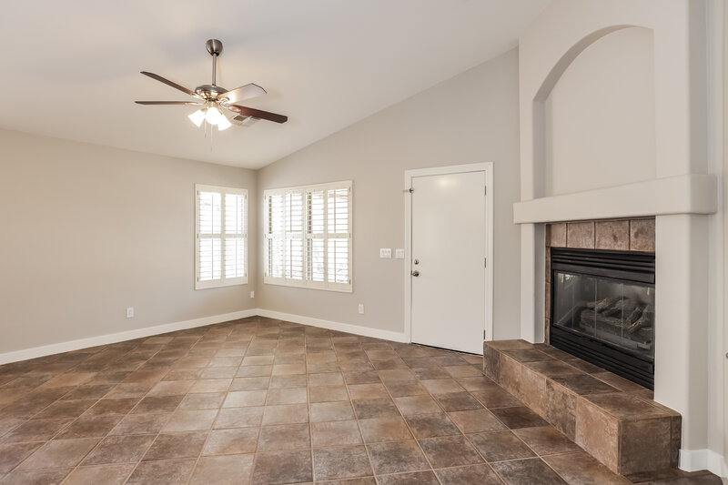 2,350/Mo, 22851 N 103rd Ln Peoria, AZ 85383 Family Room View