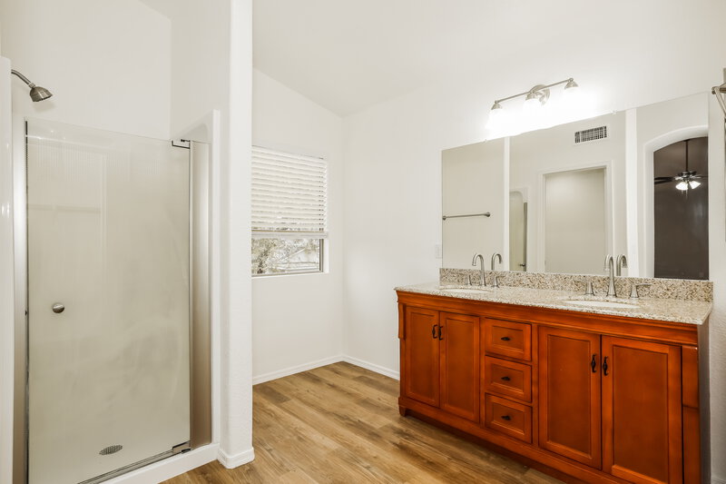 2,150/Mo, 10757 W Angels Ln Sun City, AZ 85373 Main Bathroom View