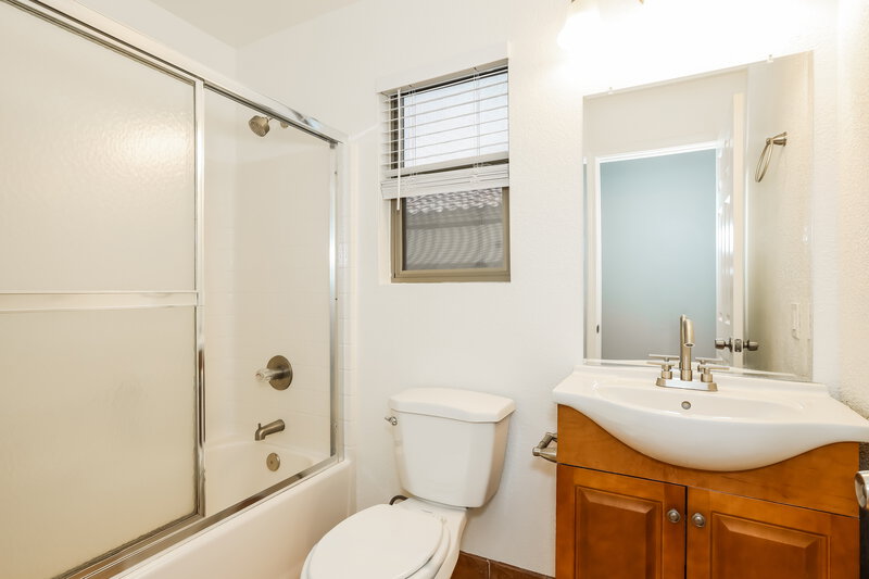 2,150/Mo, 10757 W Angels Ln Sun City, AZ 85373 Bathroom View