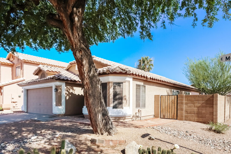 2,375/Mo, 2310 E Morrow Dr Phoenix, AZ 85024 Front View