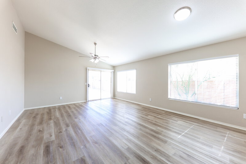 2,375/Mo, 2310 E Morrow Dr Phoenix, AZ 85024 Living Room View
