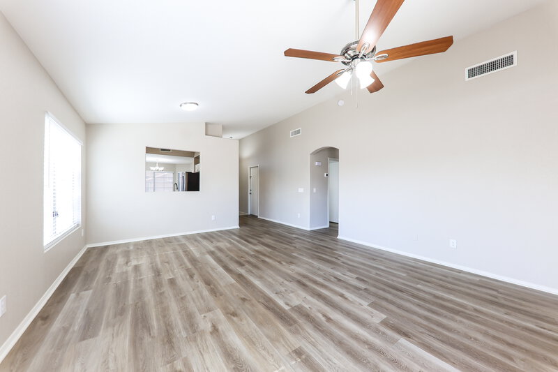 2,375/Mo, 2310 E Morrow Dr Phoenix, AZ 85024 Living Room View 3