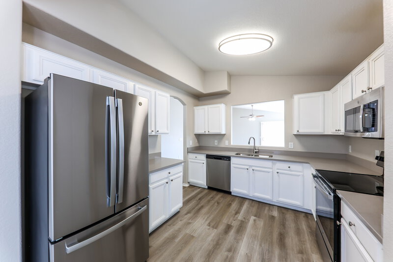 2,375/Mo, 2310 E Morrow Dr Phoenix, AZ 85024 Kitchen View