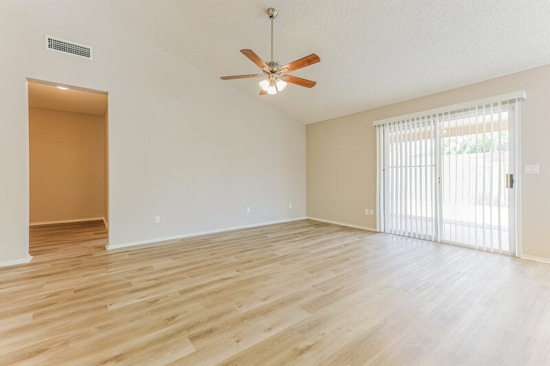 2,925/Mo, 4526 E Towne Ln Gilbert, AZ 85234 Living Room View 3