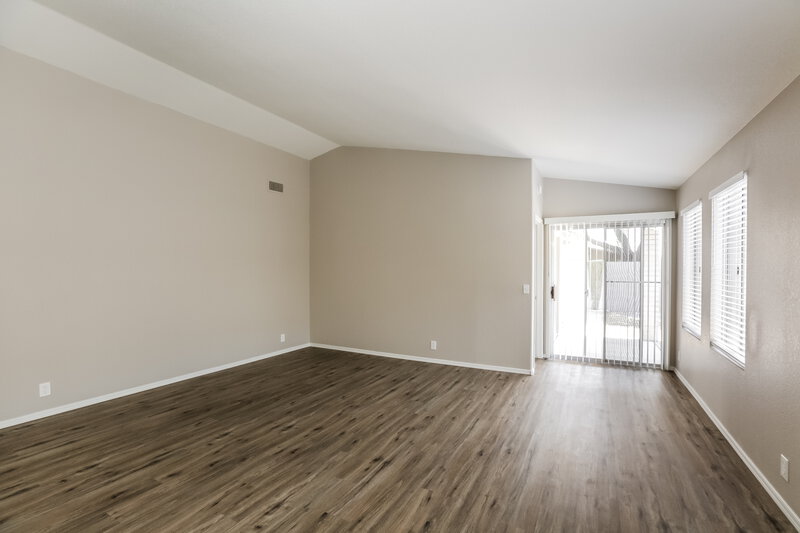 2,110/Mo, 8871 W Morningside Dr Peoria, AZ 85382 Living Room View