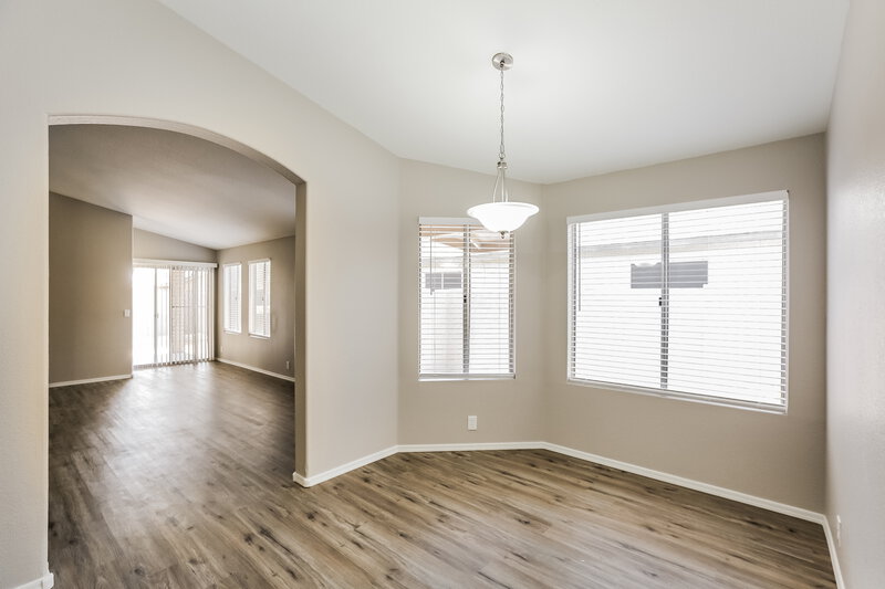 2,110/Mo, 8871 W Morningside Dr Peoria, AZ 85382 Dining Room View