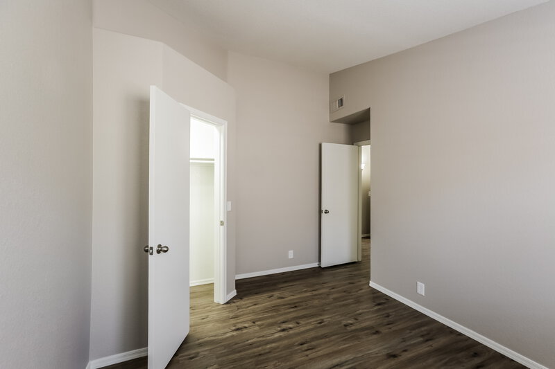 2,110/Mo, 8871 W Morningside Dr Peoria, AZ 85382 Bedroom View