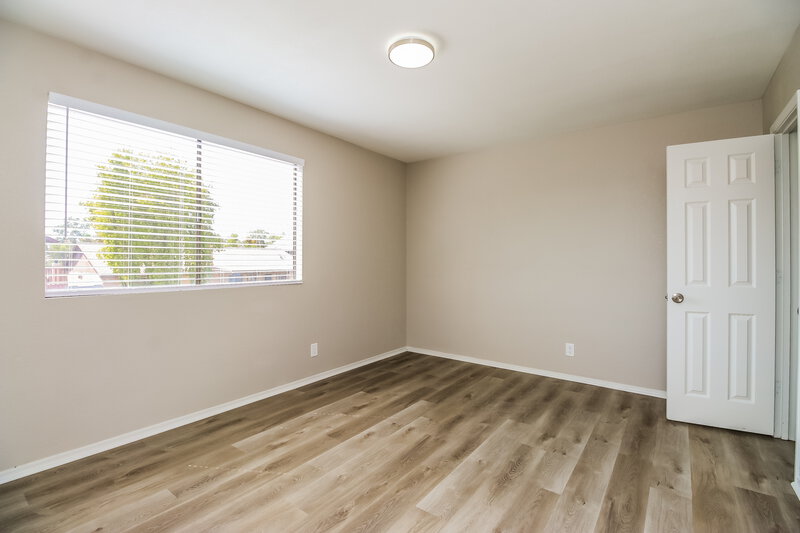 2,435/Mo, 1040 N Palm St Gilbert, AZ 85234 Main Bedroom View 2