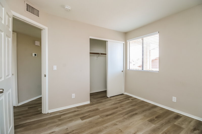 2,435/Mo, 1040 N Palm St Gilbert, AZ 85234 Bedroom View 2