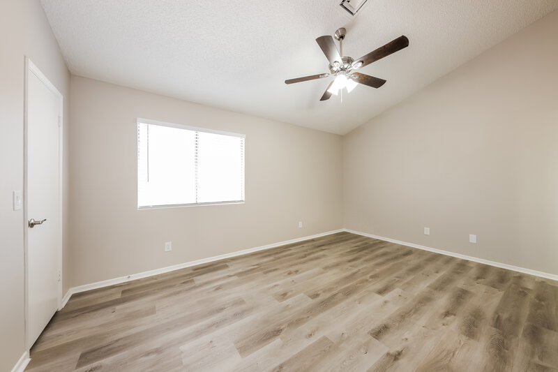 1,885/Mo, 16245 N 63rd Dr Glendale, AZ 85306 Main Bedroom View