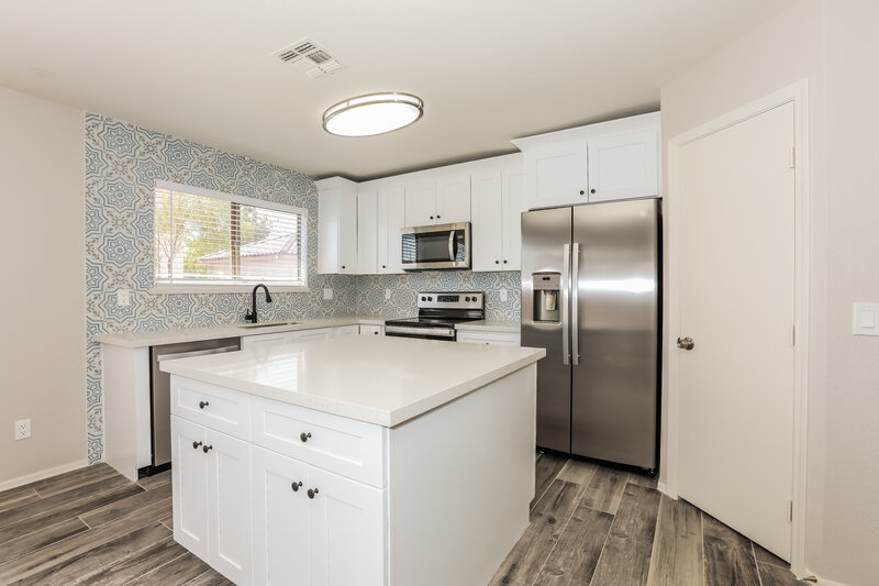 2,250/Mo, 6144 S Wilson Dr Chandler, AZ 85249 Kitchen View 2