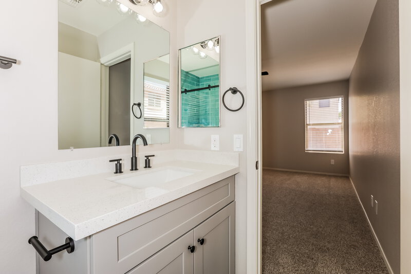 2,250/Mo, 6144 S Wilson Dr Chandler, AZ 85249 Main Bathroom View 2