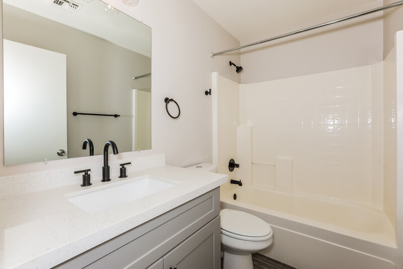 2,250/Mo, 6144 S Wilson Dr Chandler, AZ 85249 Bathroom View