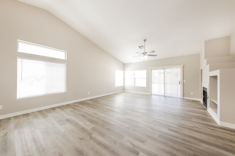 1,975/Mo, 7533 W Jenan Dr Peoria, AZ 85345 Living Room View 2