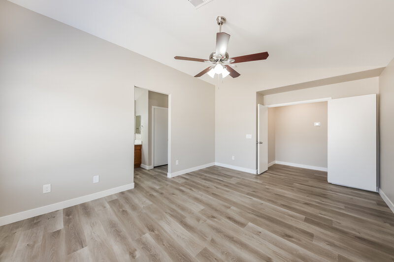 1,975/Mo, 7533 W Jenan Dr Peoria, AZ 85345 Main Bedroom View