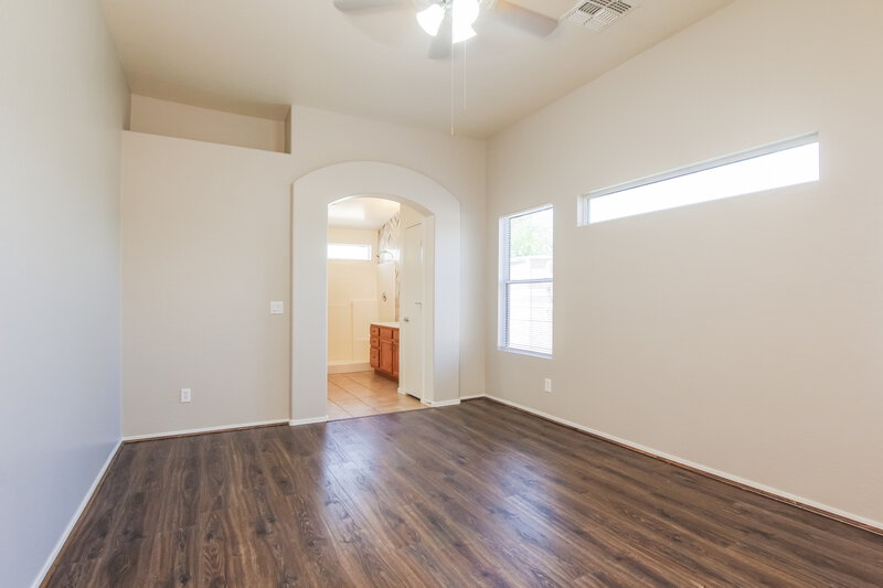 2,225/Mo, 2145 E Danbury Rd Phoenix, AZ 85022 Main Bedroom View