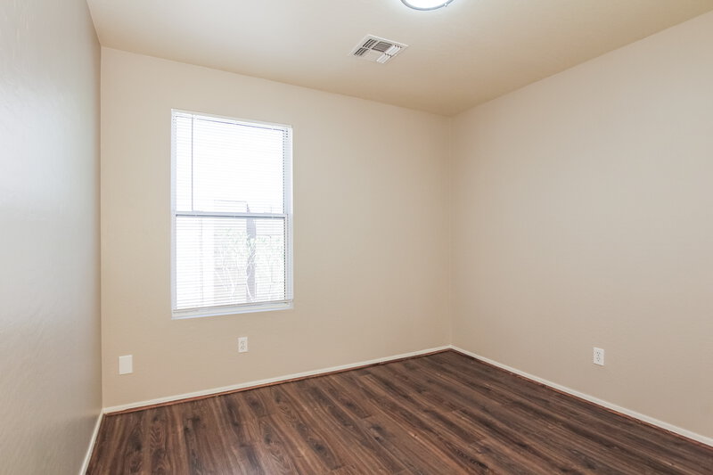 2,225/Mo, 2145 E Danbury Rd Phoenix, AZ 85022 Bedroom View 2