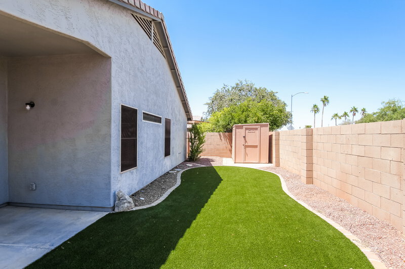 2,225/Mo, 2145 E Danbury Rd Phoenix, AZ 85022 Rear View