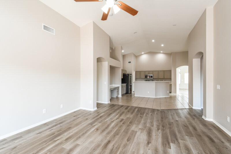 2,605/Mo, 6833 W Saddlehorn Rd Peoria, AZ 85383 Family Room View