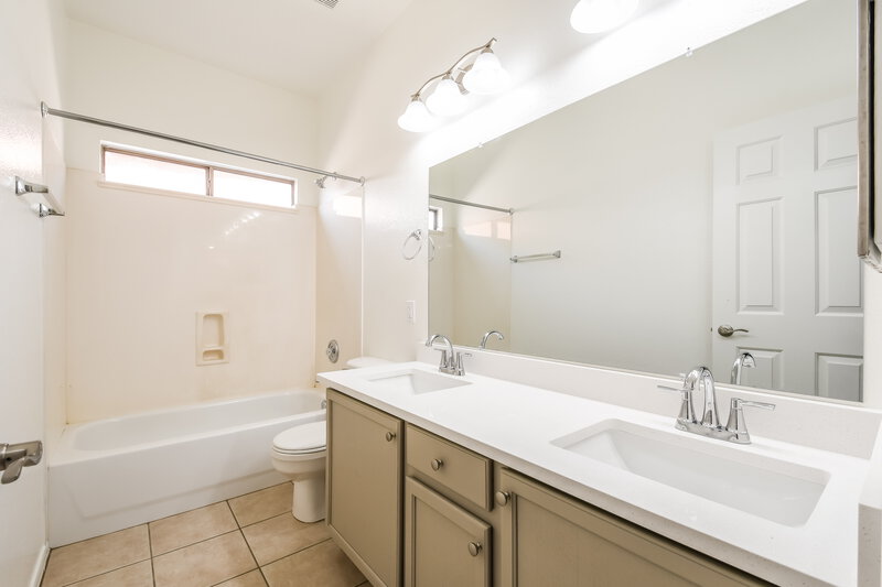 2,605/Mo, 6833 W Saddlehorn Rd Peoria, AZ 85383 Bathroom View