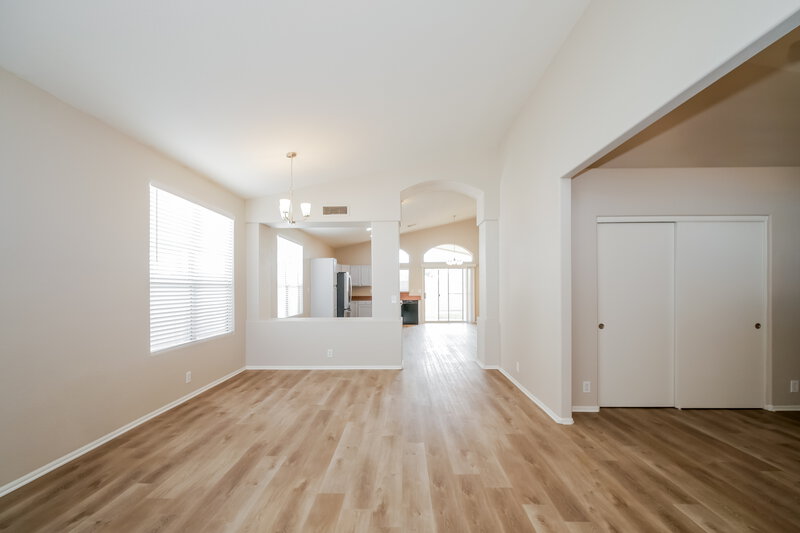 2,745/Mo, 1069 W Glenmere Dr Chandler, AZ 85224 Living Room View 2