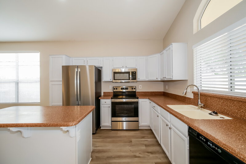 2,745/Mo, 1069 W Glenmere Dr Chandler, AZ 85224 Kitchen View 2