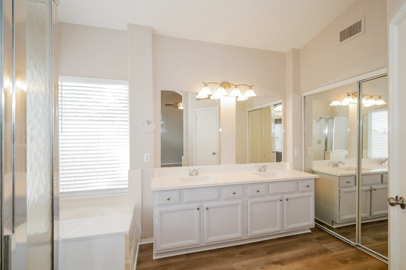 2,745/Mo, 1069 W Glenmere Dr Chandler, AZ 85224 Main Bathroom View