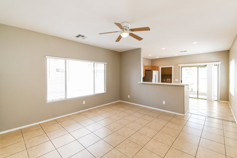 1,960/Mo, 327 N 76th Pl Mesa, AZ 85207 Living Room View 4