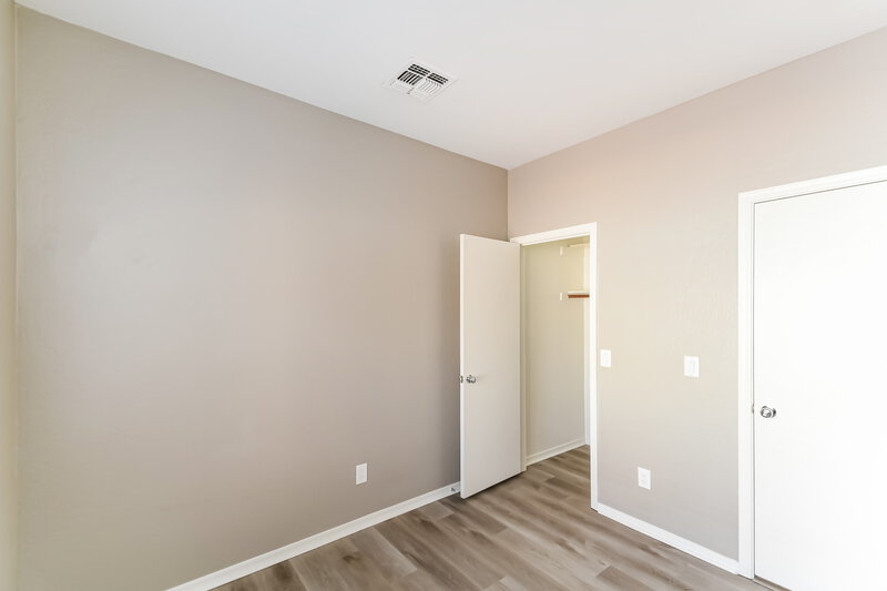 1,960/Mo, 327 N 76th Pl Mesa, AZ 85207 Bedroom View 2