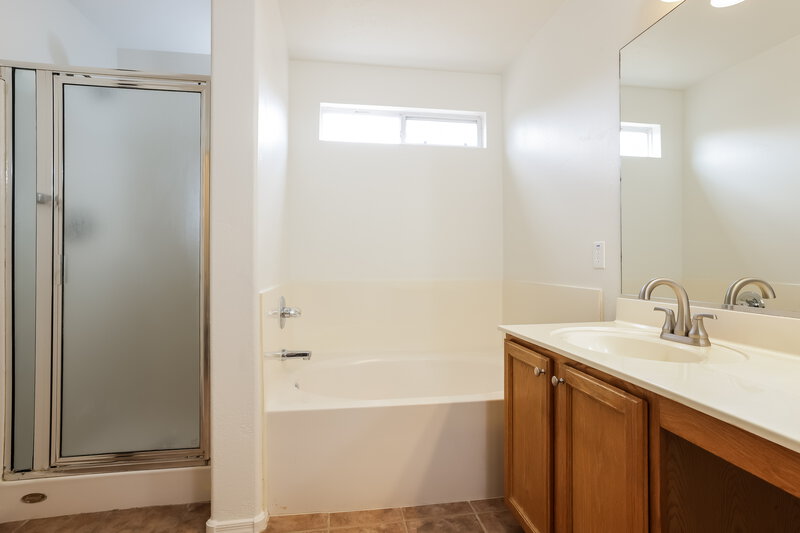 2,085/Mo, 7413 W Emile Zola Ave Peoria, AZ 85381 Main Bathroom View