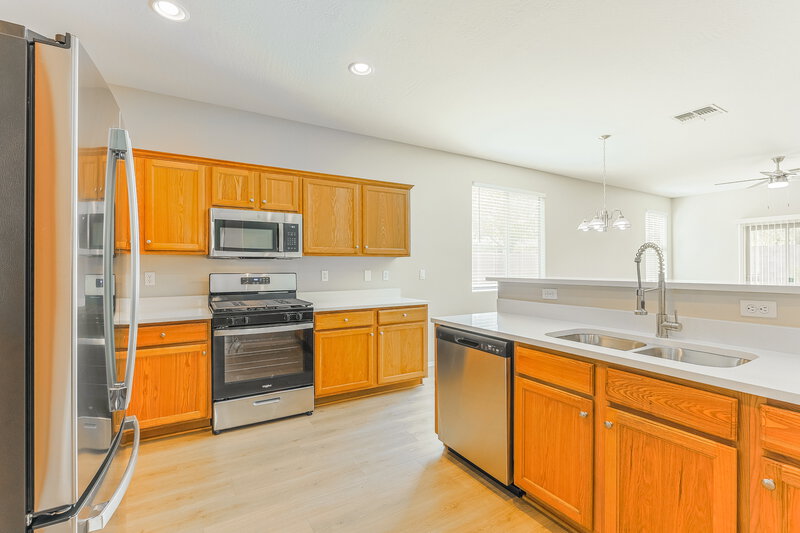 2,620/Mo, 3131 E Country Shadows St Gilbert, AZ 85298 Kitchen View