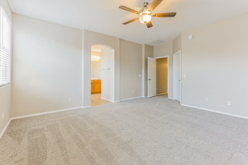 2,620/Mo, 3131 E Country Shadows St Gilbert, AZ 85298 Main Bedroom View 2