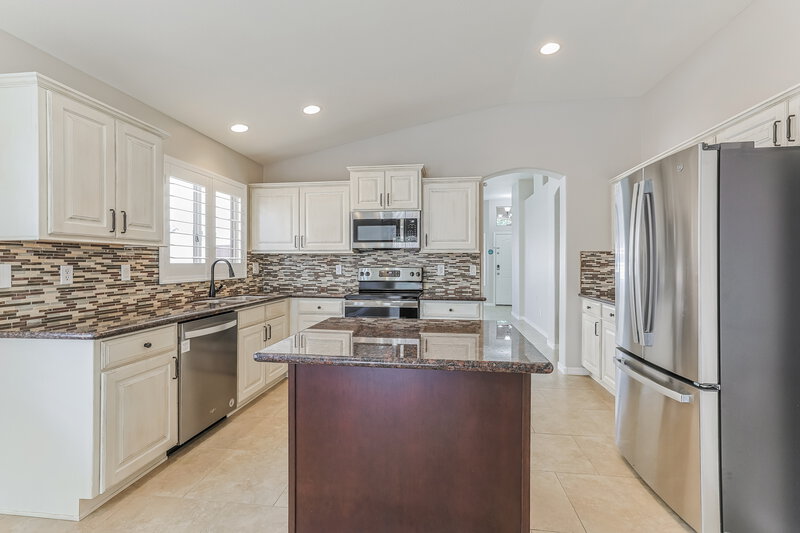 2,265/Mo, 33554 N Cobble Stone Dr Queen Creek, AZ 85143 Kitchen View