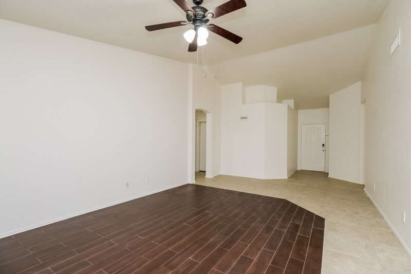 2,335/Mo, 410 E Del Rio St Chandler, AZ 85225 Living Room View