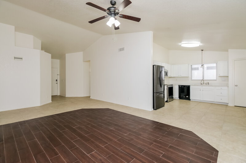 2,335/Mo, 410 E Del Rio St Chandler, AZ 85225 Living Room View 2