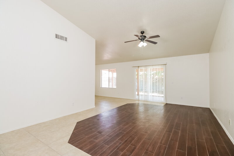 2,335/Mo, 410 E Del Rio St Chandler, AZ 85225 Living Room View 3