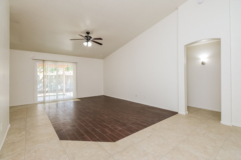 2,335/Mo, 410 E Del Rio St Chandler, AZ 85225 Living Room View 4