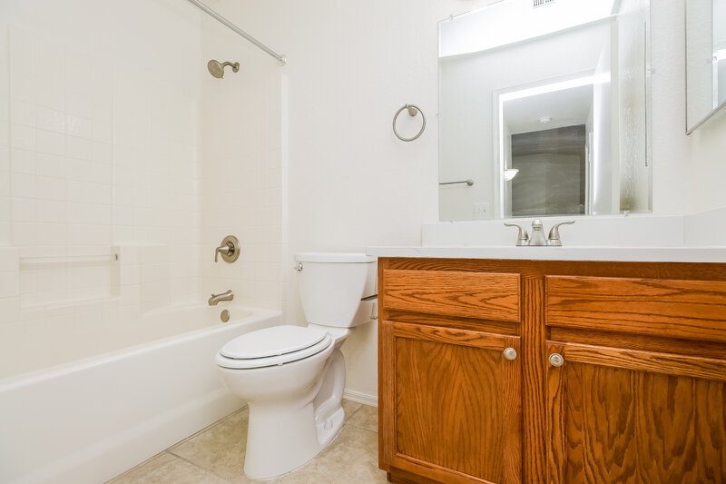 2,335/Mo, 410 E Del Rio St Chandler, AZ 85225 Bathroom View