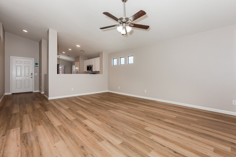 2,810/Mo, 1141 W 18th Ave Apache Junction, AZ 85120 Living Room View 2