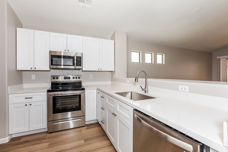 2,810/Mo, 1141 W 18th Ave Apache Junction, AZ 85120 Kitchen View
