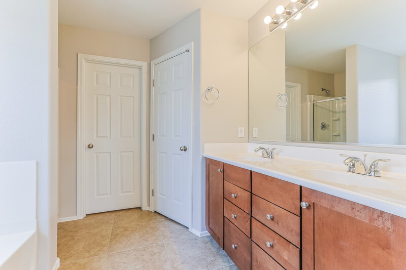 2,010/Mo, 5848 E Grove Ave Mesa, AZ 85206 Main Bathroom View