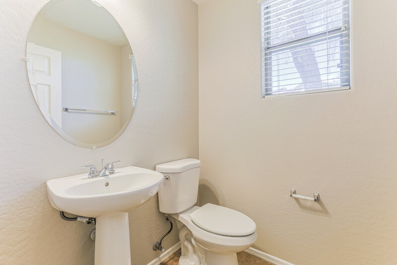 2,010/Mo, 5848 E Grove Ave Mesa, AZ 85206 Bathroom View