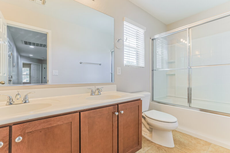 2,010/Mo, 5848 E Grove Ave Mesa, AZ 85206 Bathroom View 2