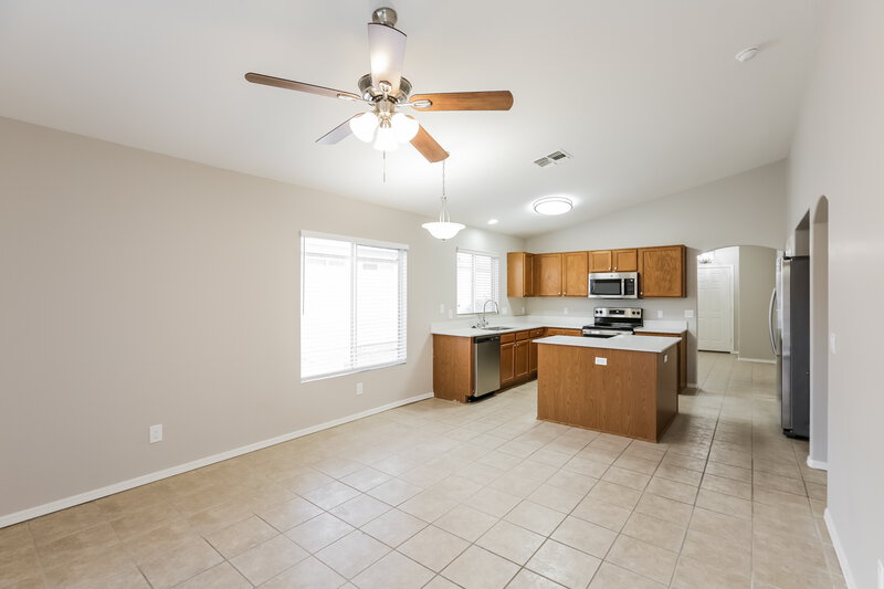 1,855/Mo, 12420 N 121st Ave El Mirage, AZ 85335 Kitchen View