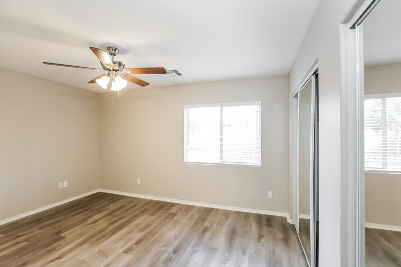 1,855/Mo, 12420 N 121st Ave El Mirage, AZ 85335 Main Bedroom View 2